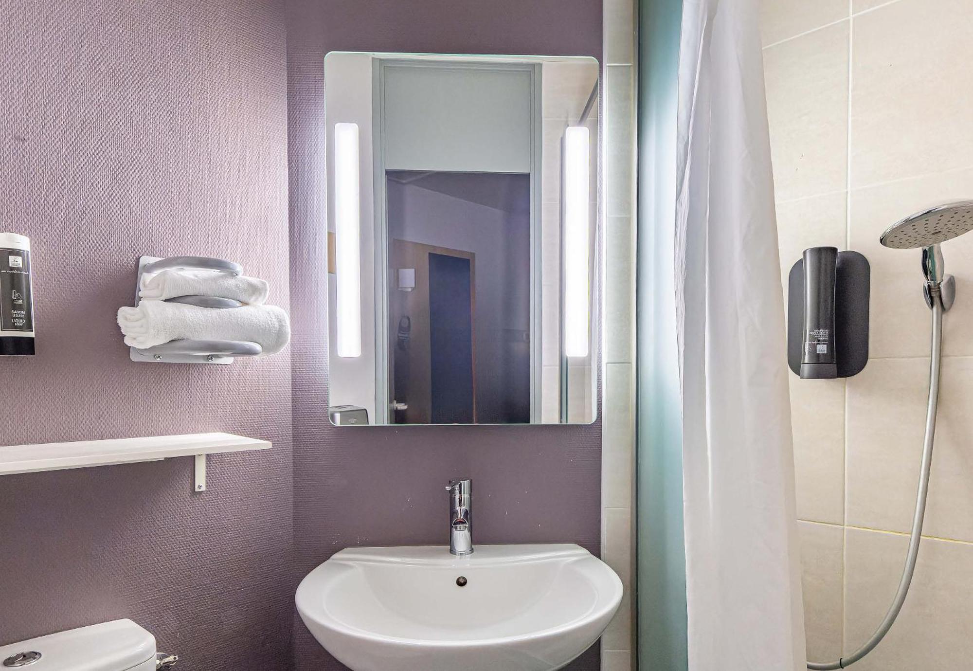 B&B Hotel Poitiers 1 Futuroscope Чассенеуил-Ду-Поитоу Экстерьер фото